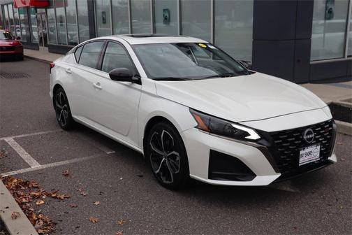 2025 Nissan Altima SR FWD