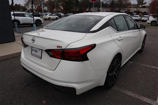 2025 Nissan Altima SR FWD