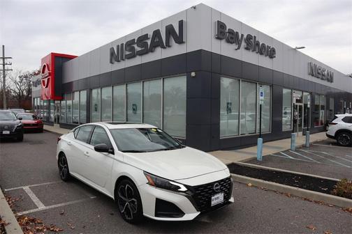 2025 Nissan Altima SR FWD