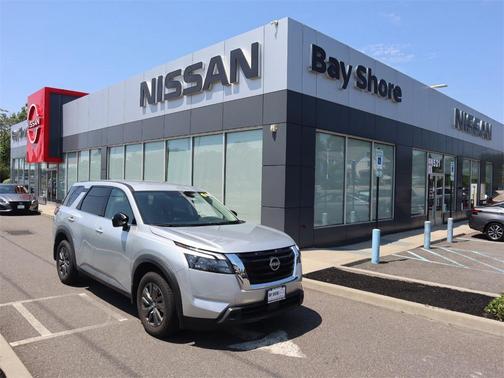 2024 Nissan Pathfinder S 4WD