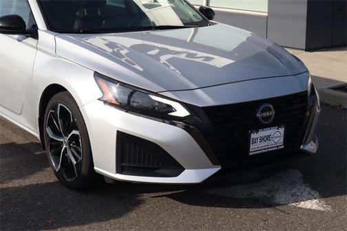 2023 Nissan Altima SR FWD