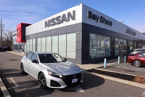 2023 Nissan Altima SR FWD