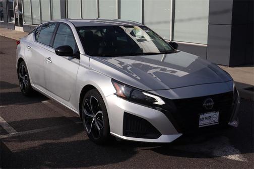 2023 Nissan Altima SR FWD