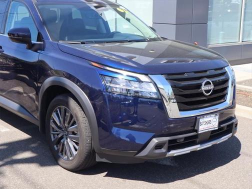 2024 Nissan Pathfinder SL 4WD