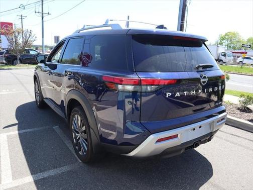 2024 Nissan Pathfinder SL 4WD