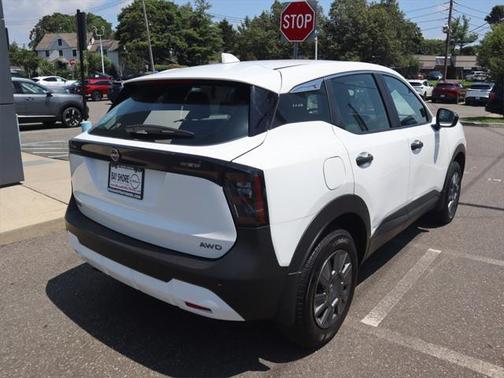 2025 Nissan Kicks S