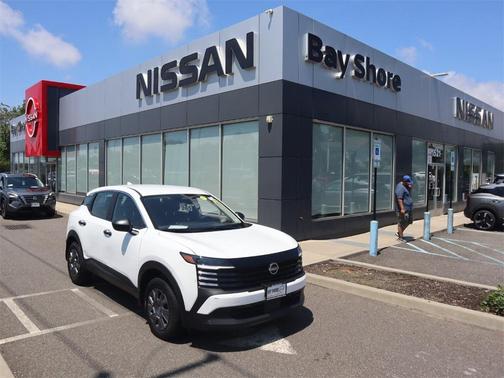2025 Nissan Kicks S
