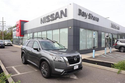 2025 Nissan Pathfinder SV 4WD