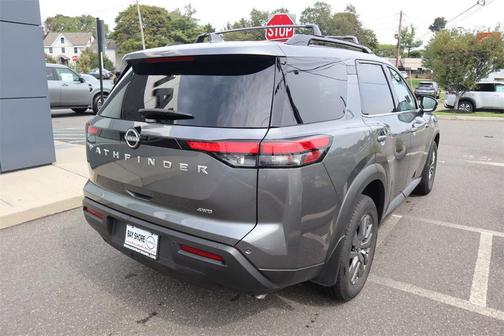 2025 Nissan Pathfinder SV 4WD