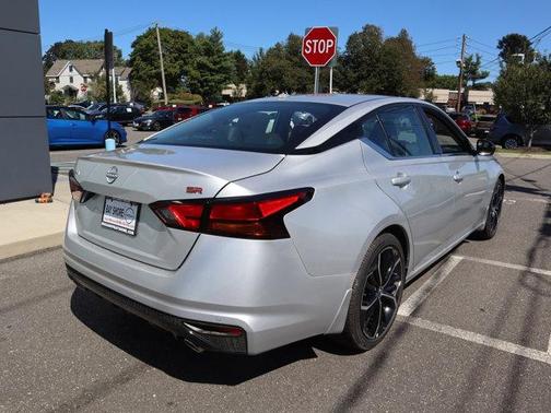 Brilliant Silver Metallic 2024 Nissan Altima SR FWD