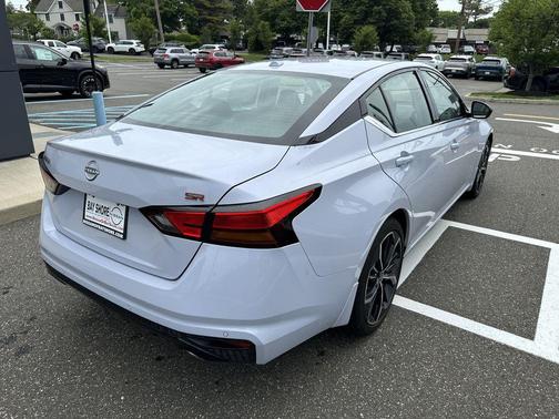 Gray Sky Pearl 2024 Nissan Altima SR FWD