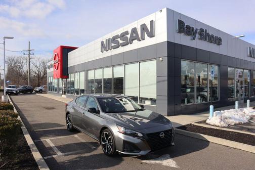 2025 Nissan Altima SR FWD