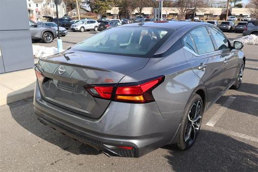 2025 Nissan Altima SR FWD