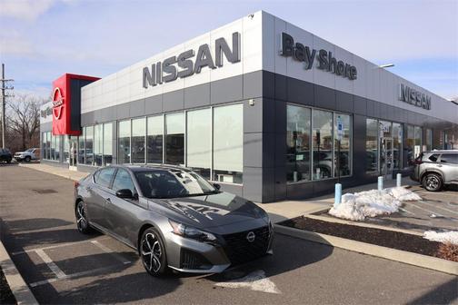 2025 Nissan Altima SR FWD