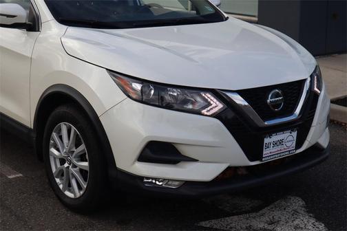 2022 Nissan Rogue Sport SV