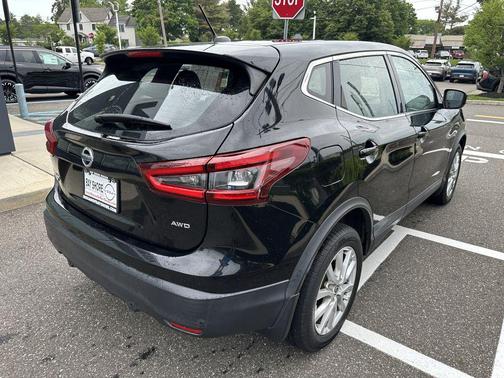 Magnetic Black Pearl 2021 Nissan Rogue Sport S
