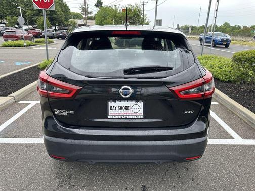 Magnetic Black Pearl 2021 Nissan Rogue Sport S