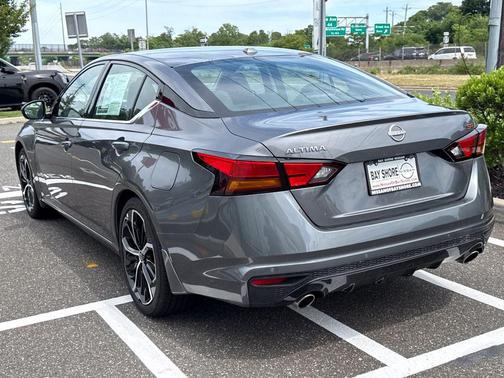 Gun Metallic 2025 Nissan Altima SR FWD