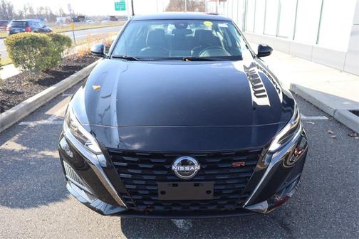 2025 Nissan Altima SR FWD