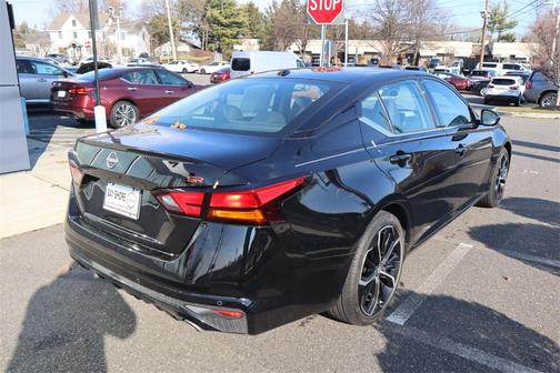 2025 Nissan Altima SR FWD