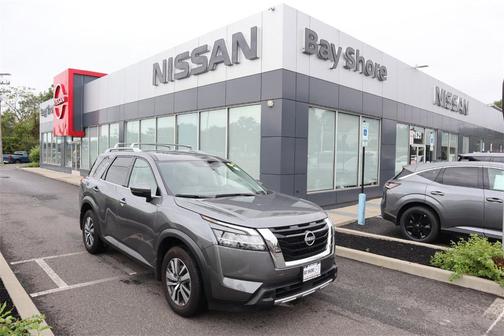 2024 Nissan Pathfinder SL 4WD