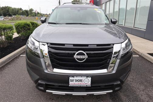 2024 Nissan Pathfinder SL 4WD