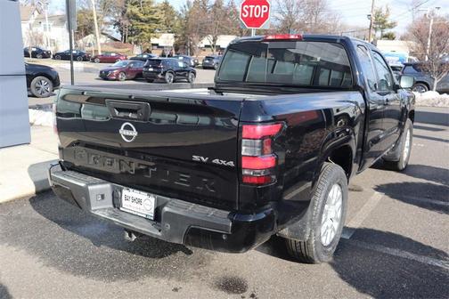 2024 Nissan Frontier SV