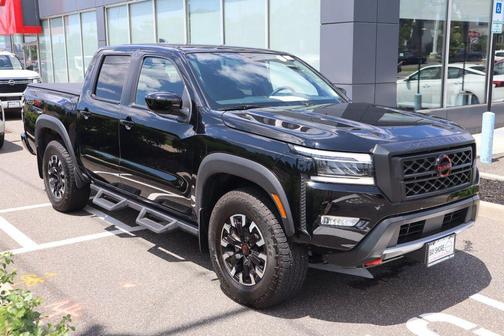 Super Black 2023 Nissan Frontier PRO-4X
