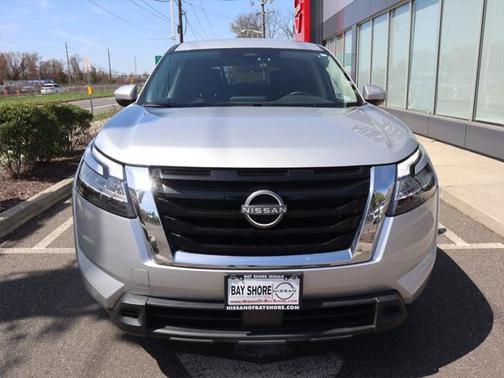 2022 Nissan Pathfinder S 4WD