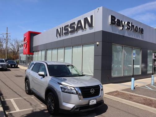 2022 Nissan Pathfinder S 4WD