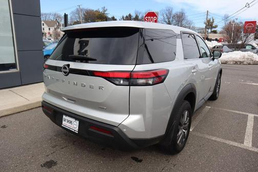 2024 Nissan Pathfinder S 4WD