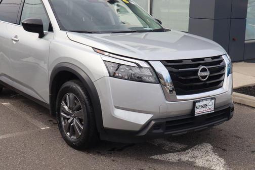 2024 Nissan Pathfinder S 4WD