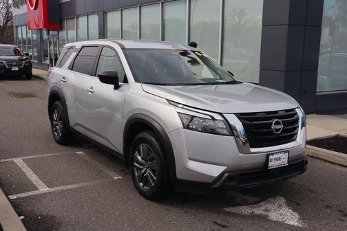 2024 Nissan Pathfinder S 4WD