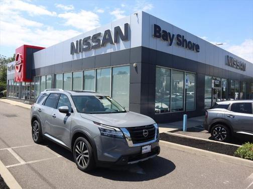 2023 Nissan Pathfinder Platinum 4WD