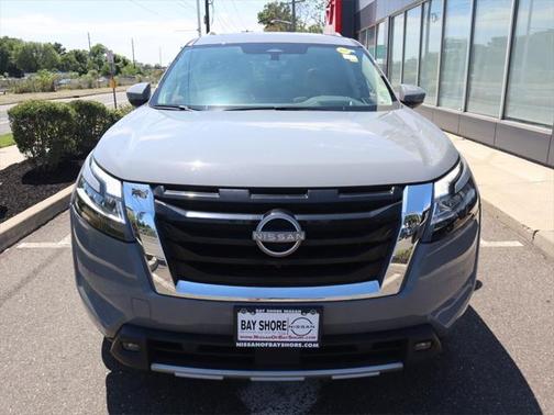 2023 Nissan Pathfinder Platinum 4WD