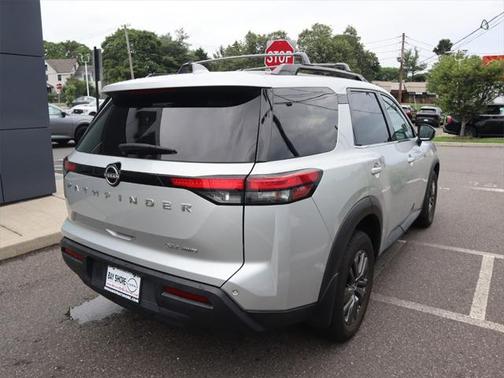 2022 Nissan Pathfinder SV 4WD