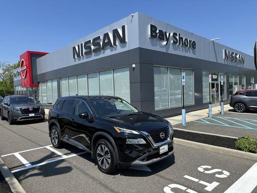 Super Black 2022 Nissan Rogue SV