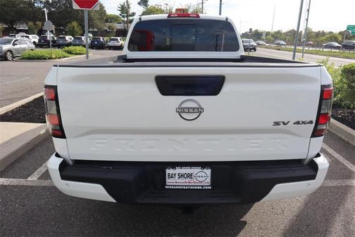 2023 Nissan Frontier SV