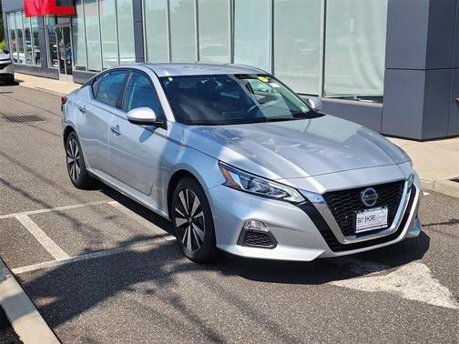 2022 Nissan Altima 2.5 SV