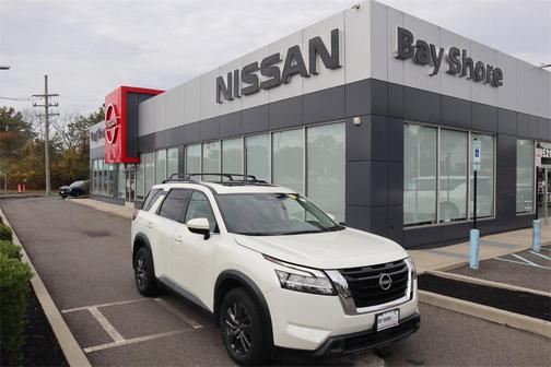 2022 Nissan Pathfinder SV 4WD