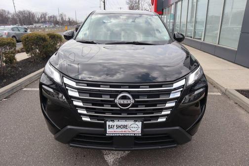 Super Black 2025 Nissan Rogue SV