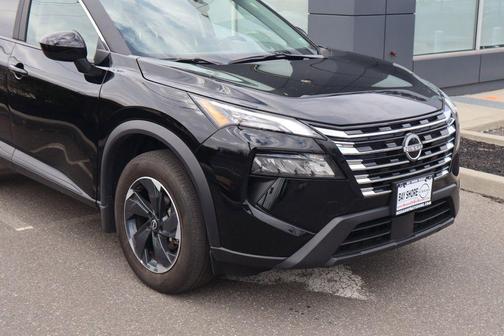 Super Black 2025 Nissan Rogue SV