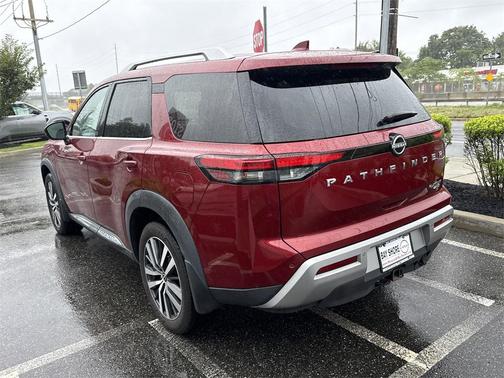 2022 Nissan Pathfinder Platinum 4WD