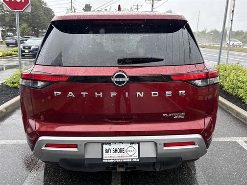 2022 Nissan Pathfinder Platinum 4WD