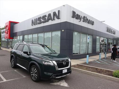 2022 Nissan Pathfinder Platinum 4WD