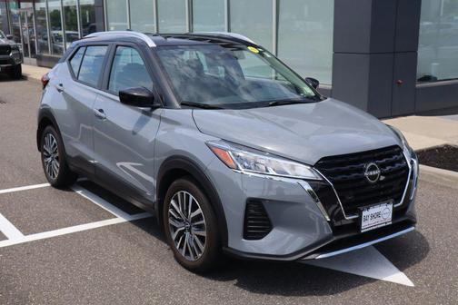 Super Black 2023 Nissan Kicks SV