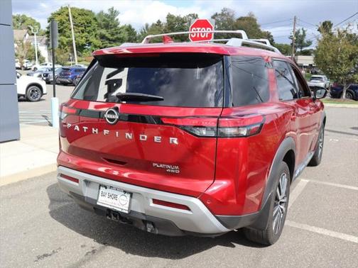 2022 Nissan Pathfinder Platinum 4WD