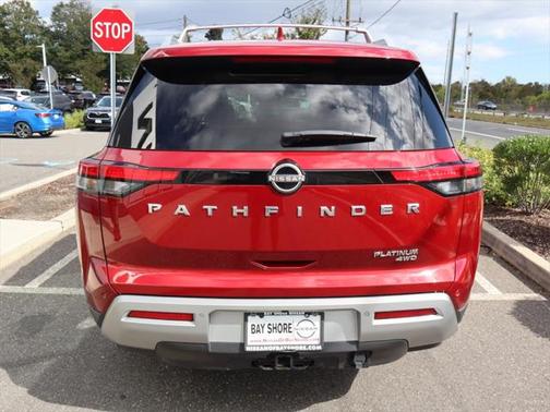 2022 Nissan Pathfinder Platinum 4WD