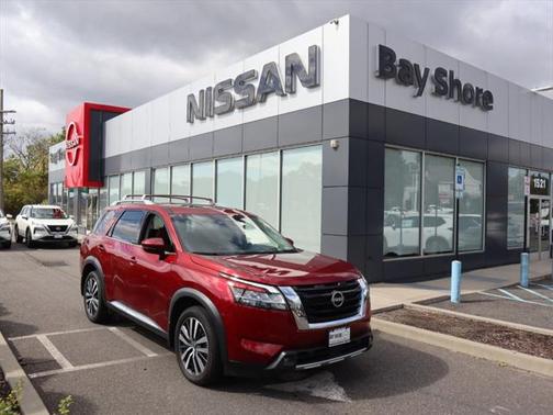2022 Nissan Pathfinder Platinum 4WD