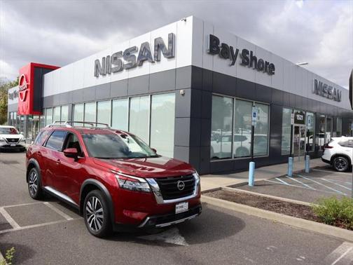 2022 Nissan Pathfinder Platinum 4WD
